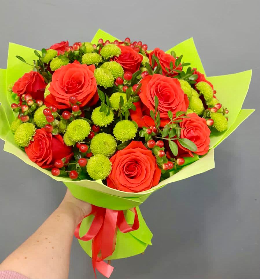 Букет цветов из: Хризантемы и Розы в Камышевской