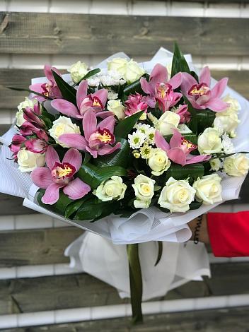 Букет цветов из: Розы и Хризантемы в Камышевской