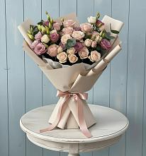 Букет цветов из:  Розы и Лизиантусы в Камышевской