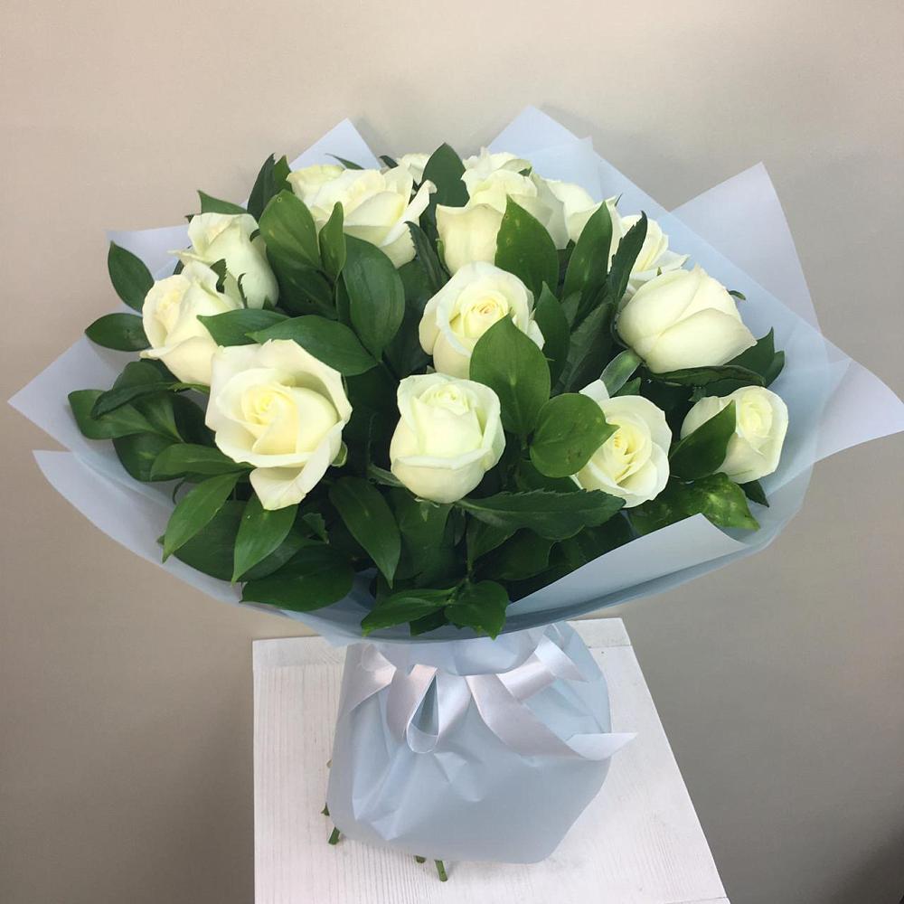 Букет 15 Белых роз Проуд в Камышевской