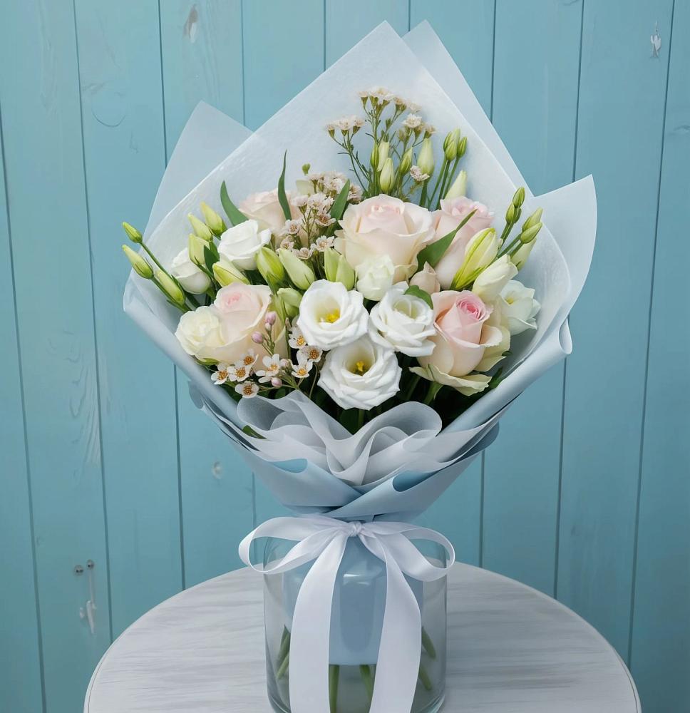 Букет цветов из: Розы и Лизиантусы в Камышевской