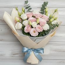 Букет цветов из:  Лизиантусы в Камышевской