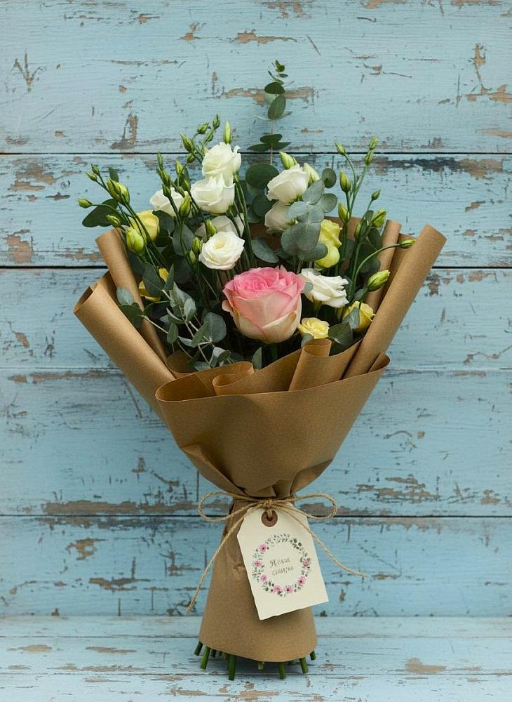 Букет цветов из: Розы и Лизиантусы в Камышевской