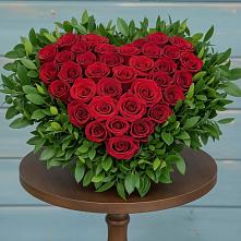 Цветочная композиция из Розы в виде сердца в Камышевской