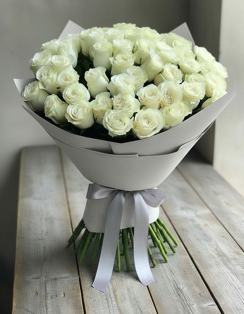 Букет 35 Белых роз в Камышевской