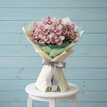 Букет цветов из:  Орхидеи и Розы в Камышевской