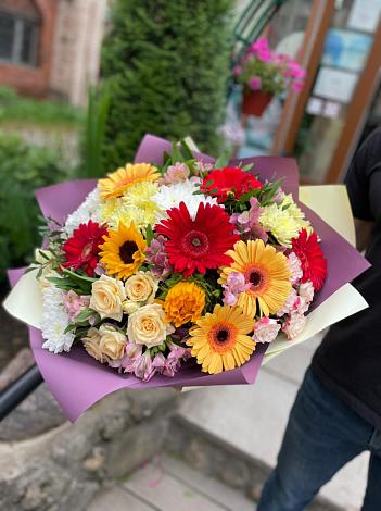 Букет цветов из: Герберы, Ромашки, Хризантемы, Розы и Подсолнухи в Камышевской