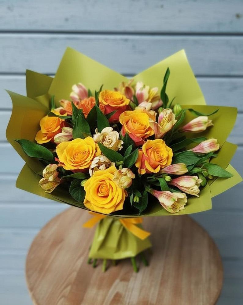 Букет цветов из: Альстромерии и Розы в Камышевской