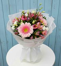 Букет цветов из:  Герберы, Альстромерии и Лизиантусы #REPLACE_PRED# Камышевской