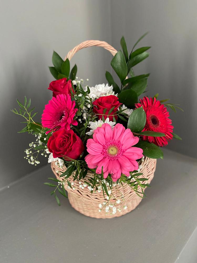 Цветочная композиция из Розы, Хризантемы и Герберы в корзине в Камышевской