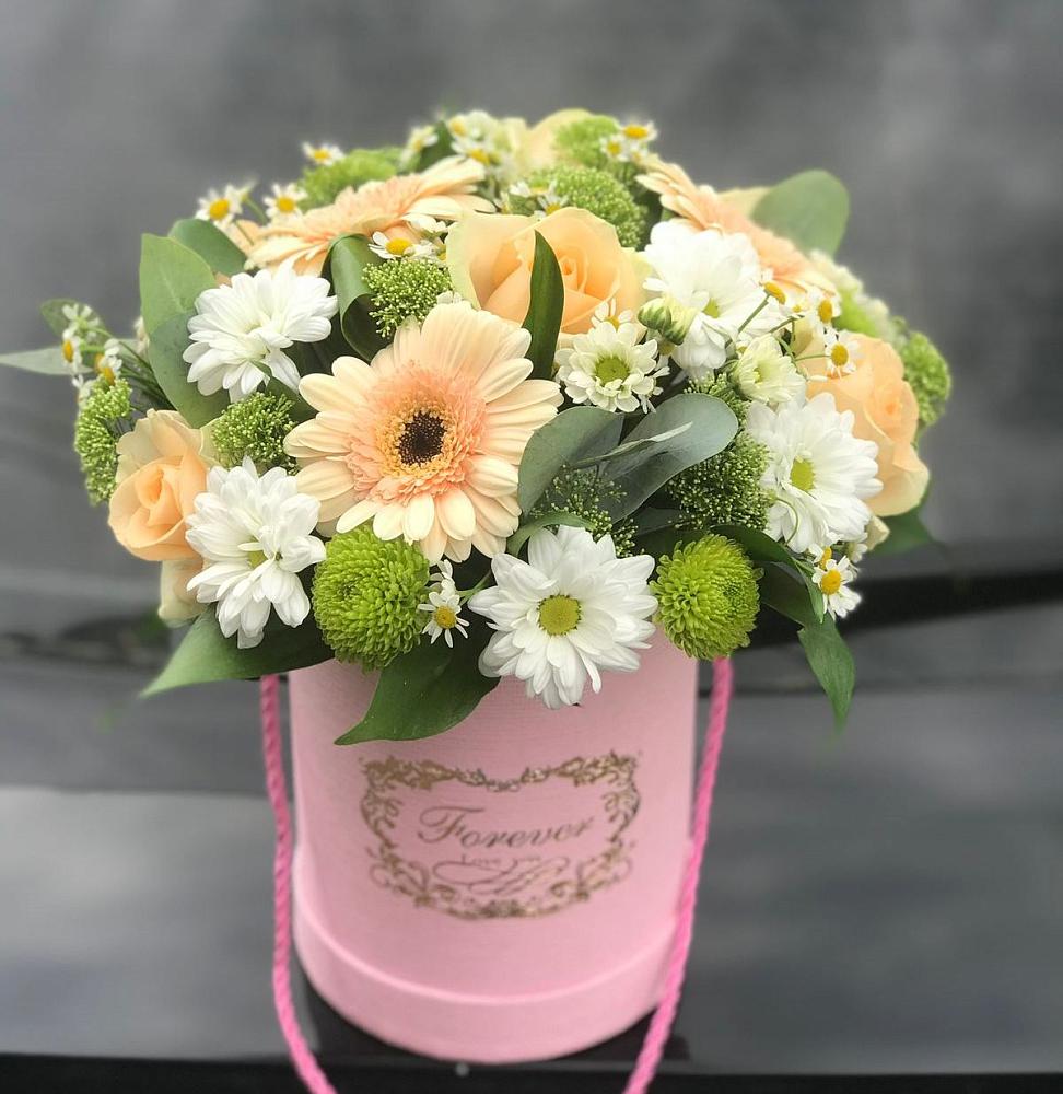 Цветочная композиция из Розы, Герберы и Хризантемы в шляпной коробке в Камышевской