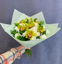 Букет цветов из:  Орхидеи и Розы в Камышевской
