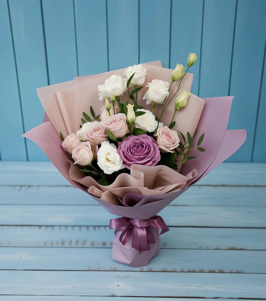 Букет цветов из: Розы и Лизиантусы в Камышевской