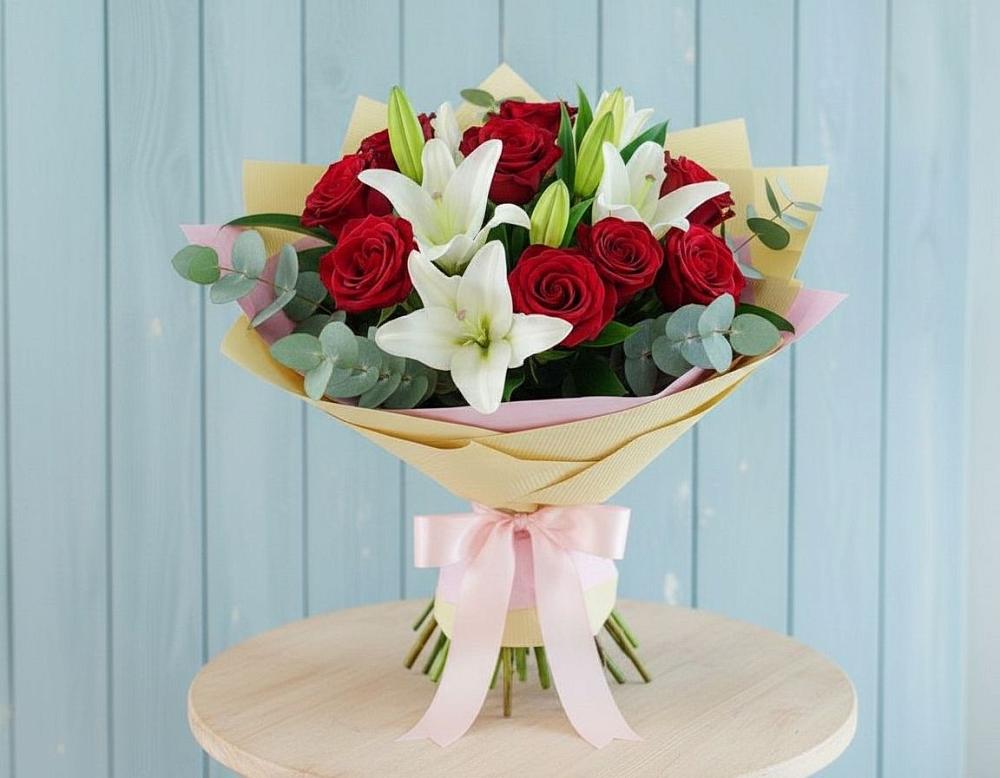 Букет цветов из: Лилии и Розы в Камышевской